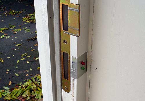 LED Door Lock Status Indicator